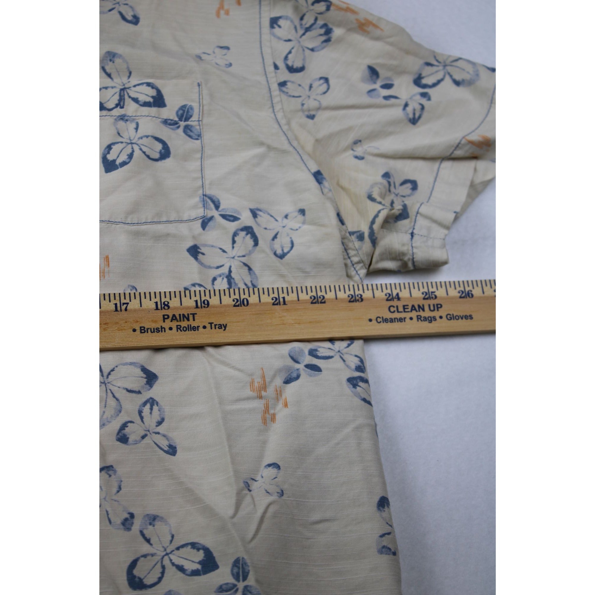 Tommy Bahama Island Modern Fit Button Up Camp Shirt White Blue Floral Resort Vacation Men’s