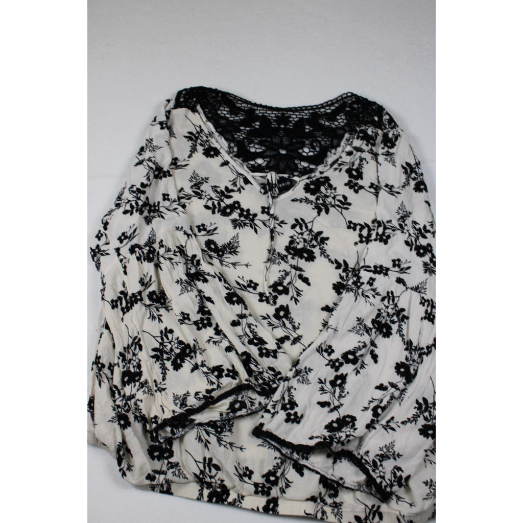 Torrid Womens Floral Lace Trim Blouse Size 3