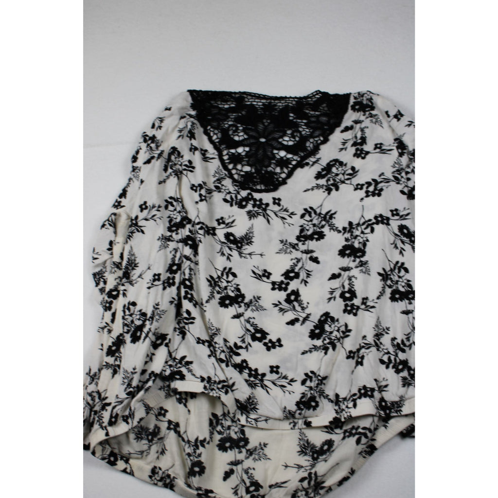 Torrid Womens Floral Lace Trim Blouse Size 3