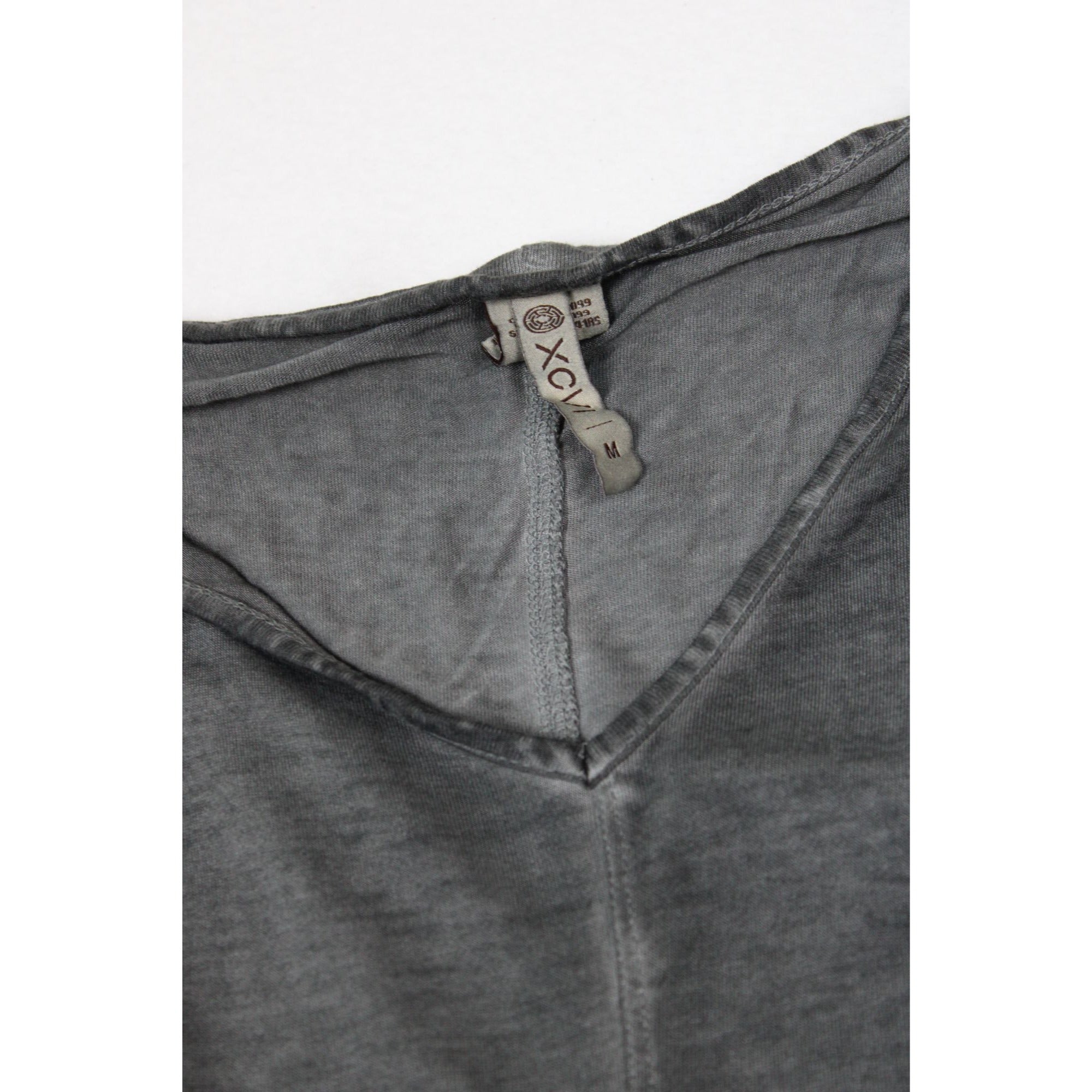 XCVI Gray Sleeveless Tunic Tank Top With V-Neckline & Asymmetric Hem
