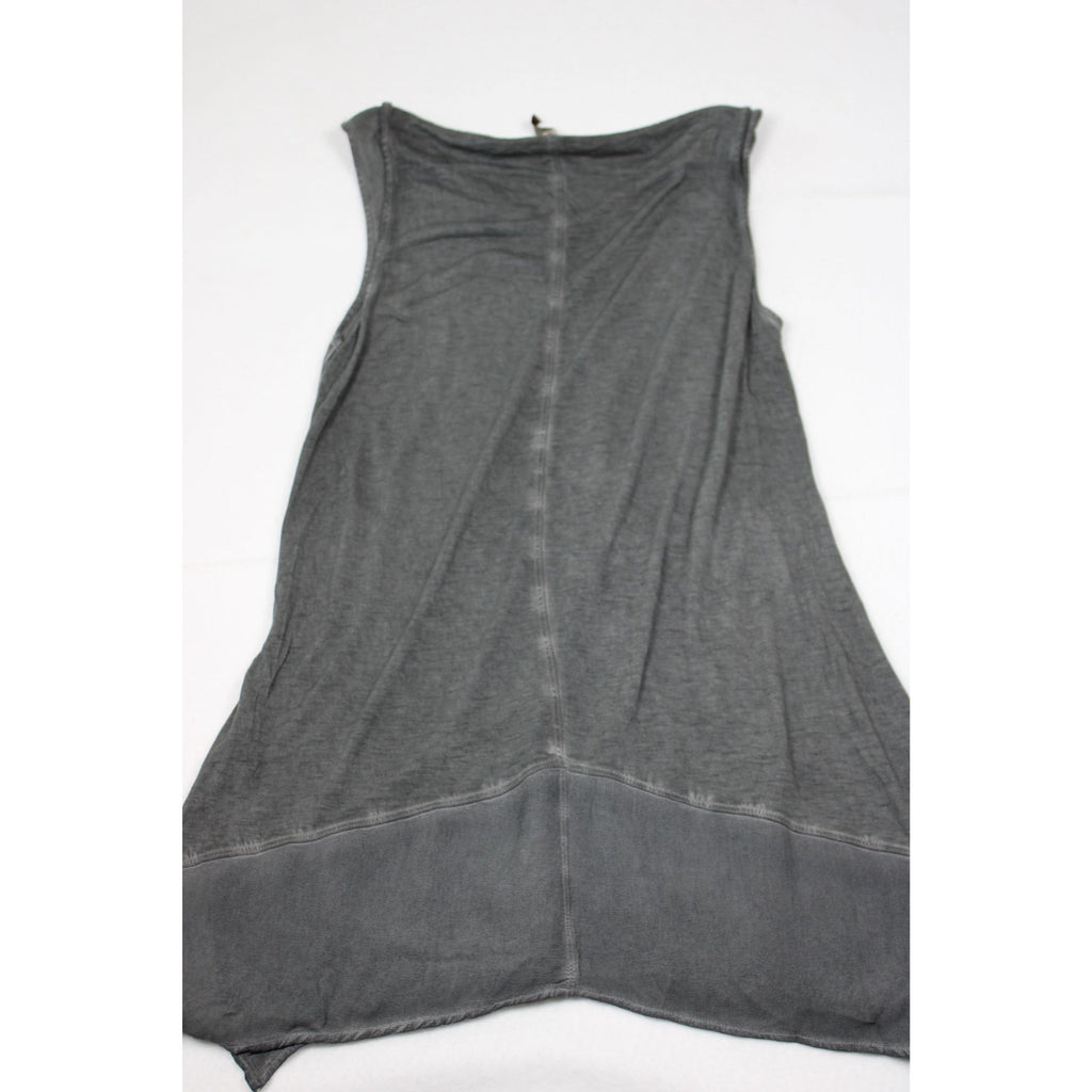 XCVI Gray Sleeveless Tunic Tank Top With V-Neckline & Asymmetric Hem