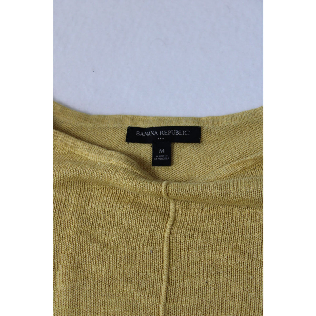 Banana Republic Yellow Knit Sweater Womens M Lightweight Pullover Ribbed Hem Long Sleeve