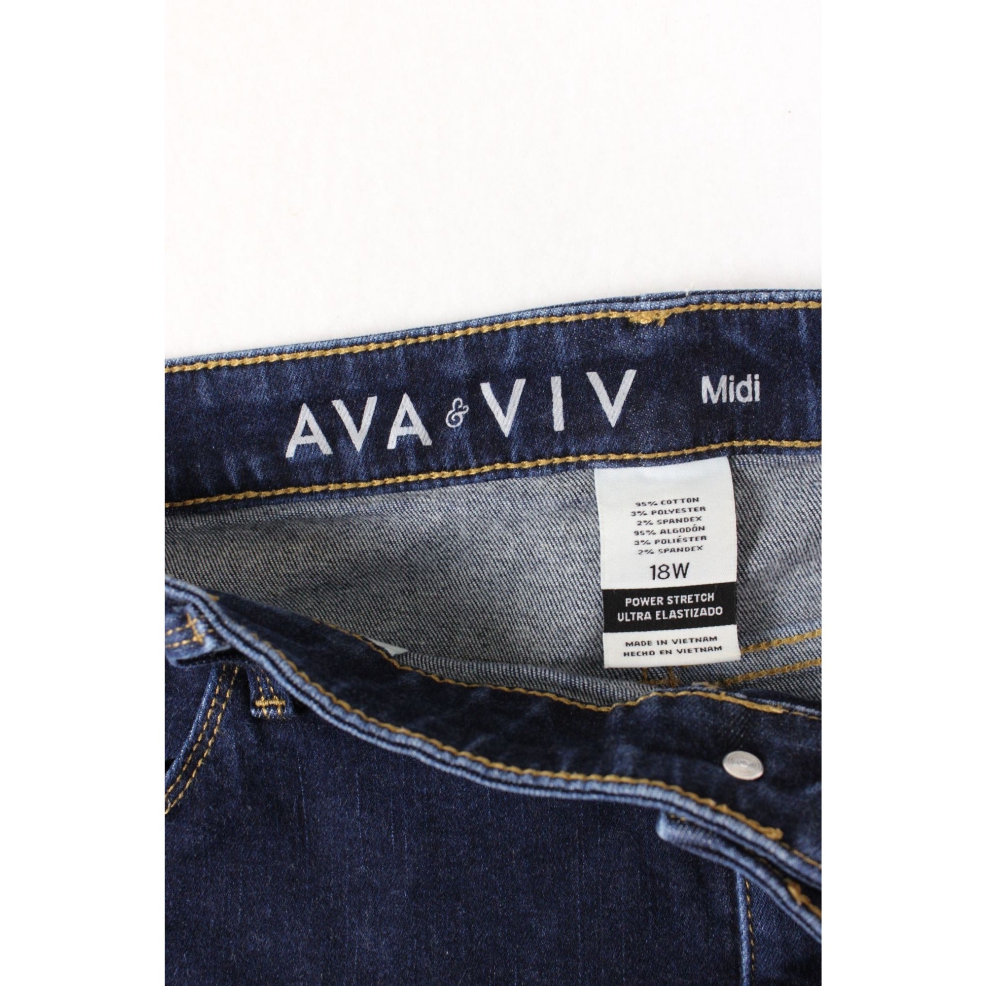 Ava & Viv Womens Plus Size 18W Denim Midi Shorts